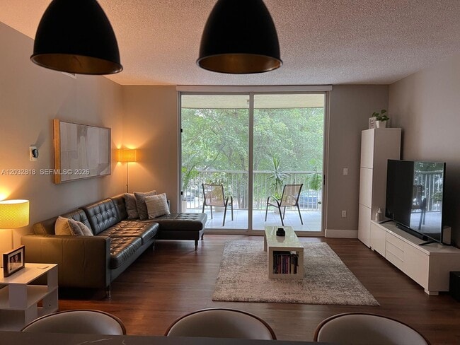 Building Photo - 9755 NW 52nd St Unit 216