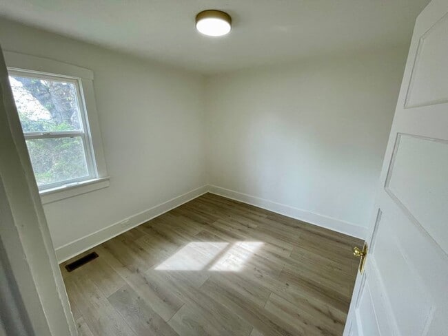 Photo - 818 S 1100 E