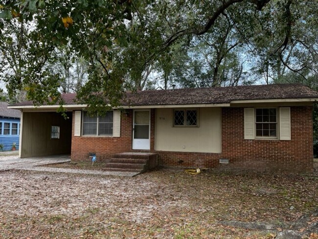 Building Photo - 3BD/1B Home Close to Downtown Valdosta!