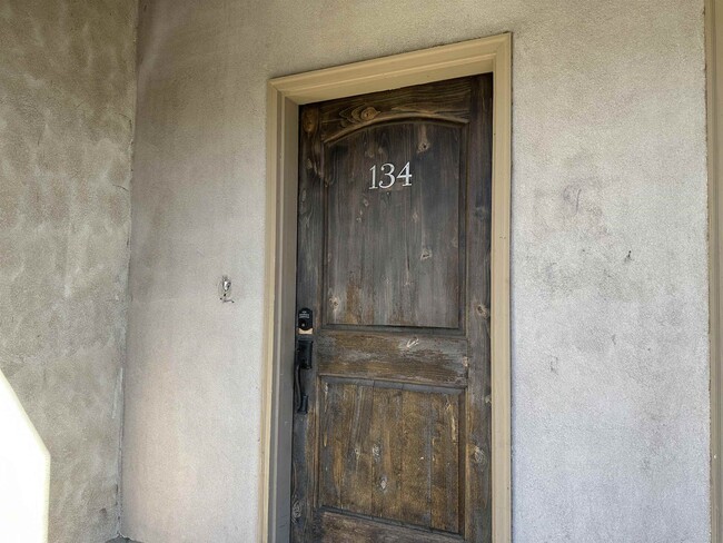 Building Photo - 8216 Casa Verde Rd Unit C134