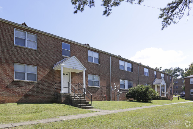 Chapman Square Apartments - Chapman Square Apartments