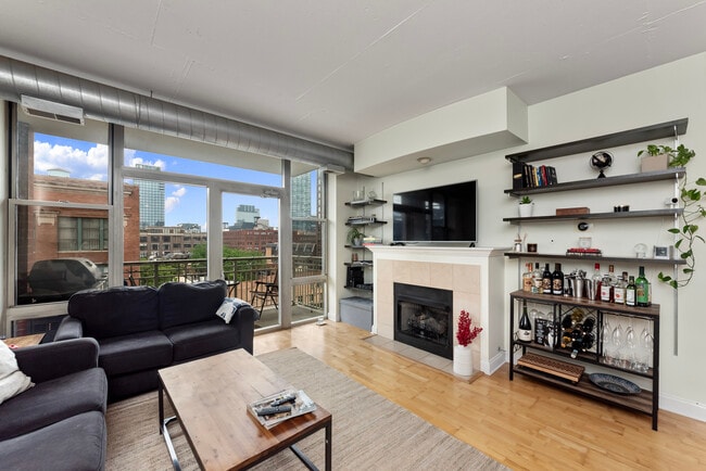 Photo - 1001 W Madison St Unit 607