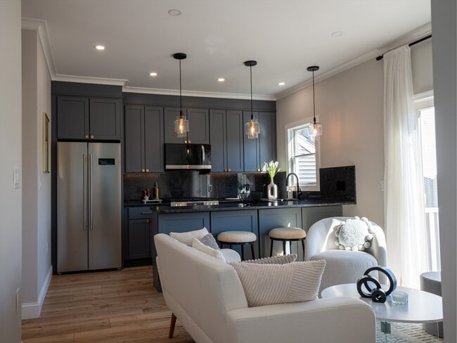 Photo - 93 Grove St Unit 1R