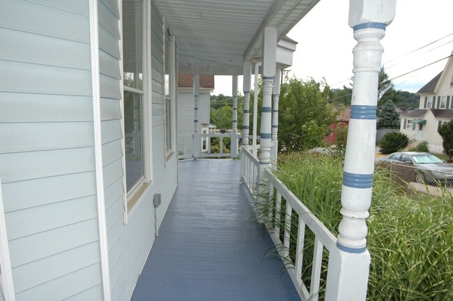 Photo - 3 Bedroom Victorian Style House