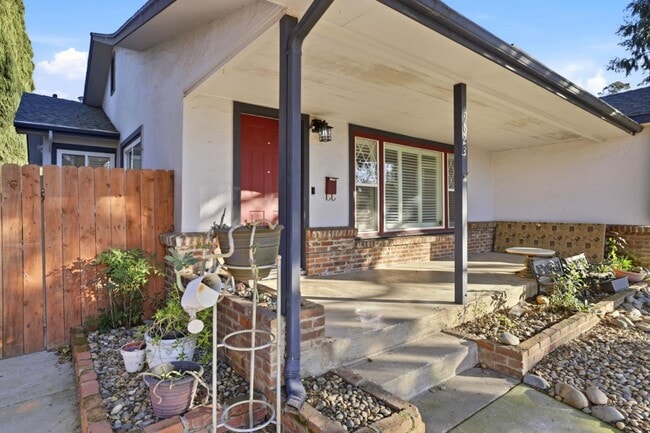 Photo - 9623 Adams St