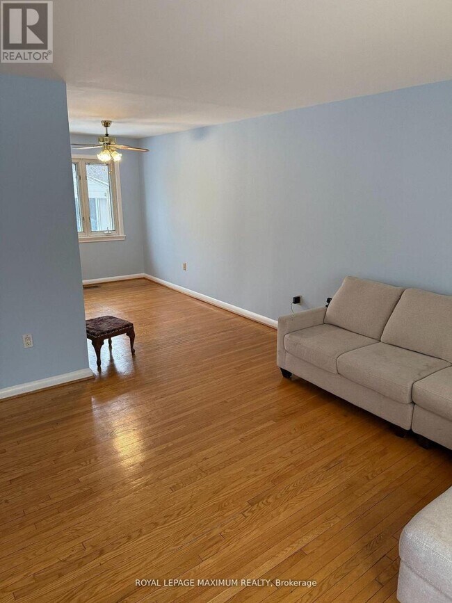 Photo - 5 Lawrence Crescent