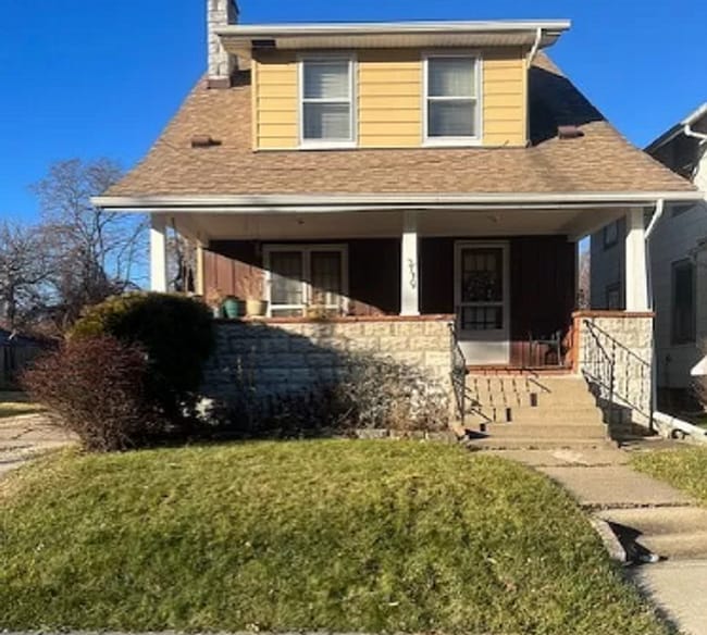 Building Photo - Spacious 3 bedroom 1 bath located near Uni... Rental