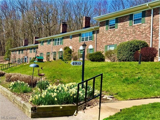 Photo - 6910 Carriage Hill Dr Unidad 202