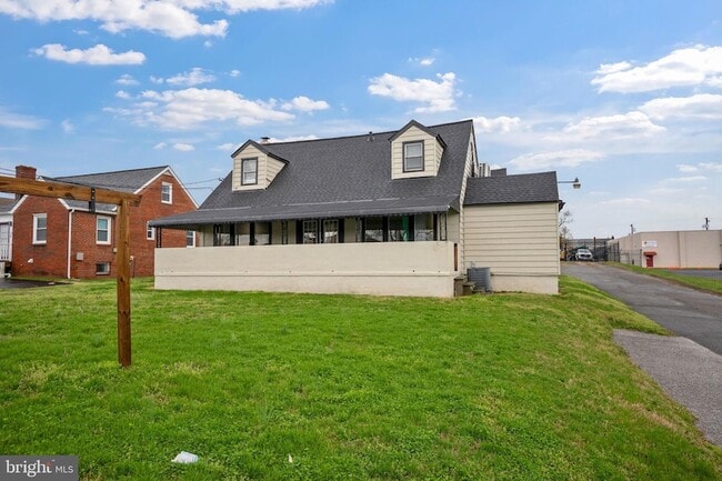 Building Photo - 7917 Wise Ave