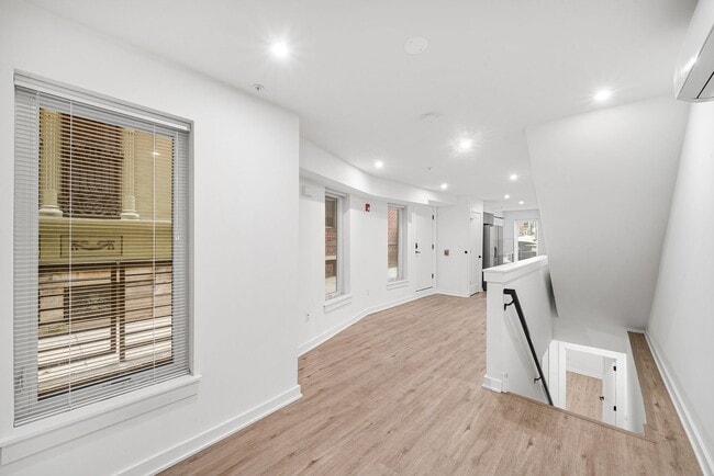 Photo - 933 N 29th St Unidad 3