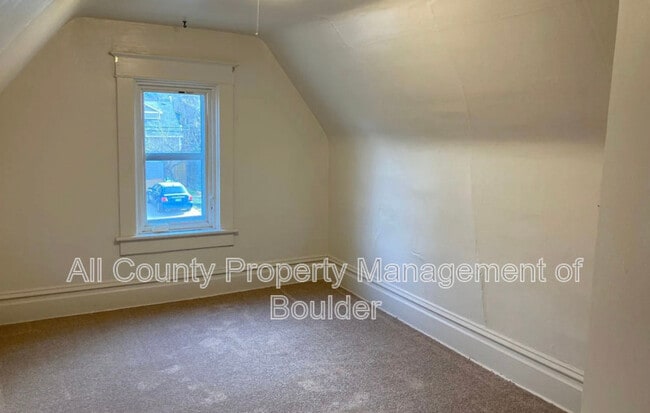 Photo - 1827 Grove St