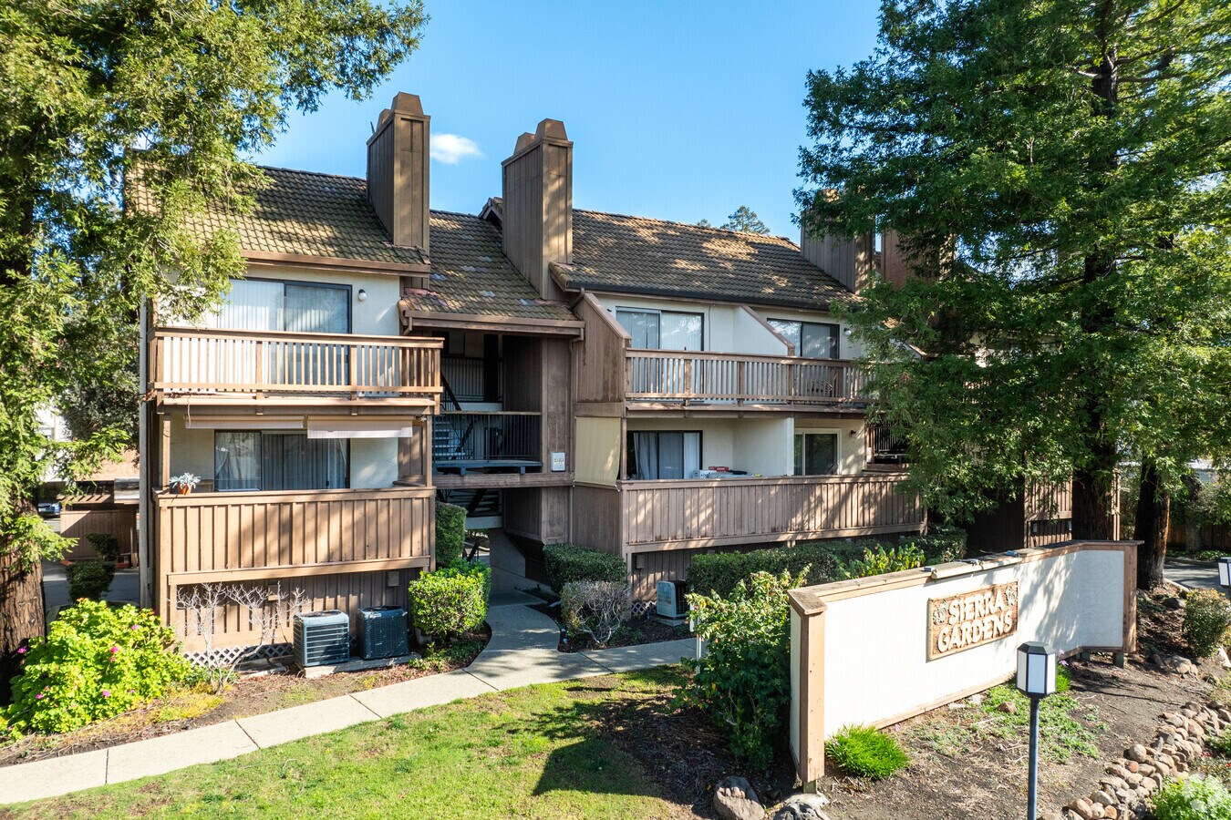 Photo - Sierra Gardens