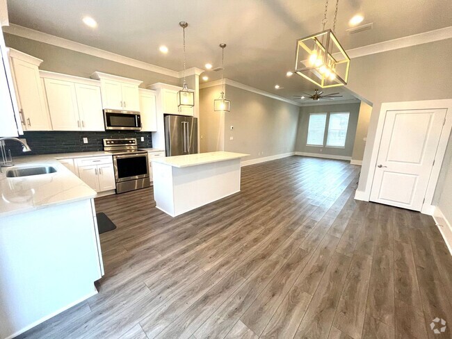 Building Photo - Upscale 3B/2.5B Destin Oaks Townhome