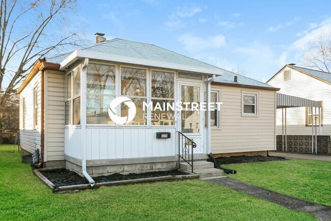 2 Bedroom Pet-Friendly Home in Indianapolis, IN with Main Street Renewal