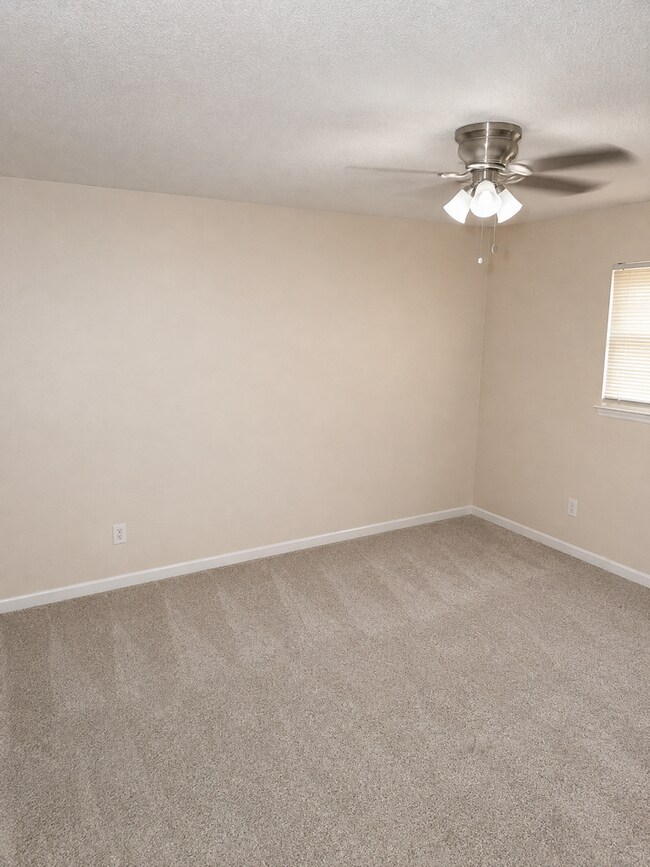 Photo - 6102 E 129 St Unit 1