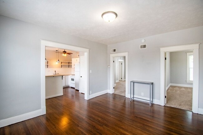 Photo - Large 3 Bedroom in Dahlman