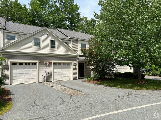 Building Photo - Spacious Furnished 3-Bedroom Condo – All U...