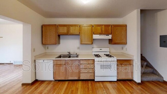 Building Photo - 931 N Wahsatch Ave Unit B Rental