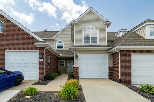 Building Photo - 2906 N Knightsbridge Cir Unit 3