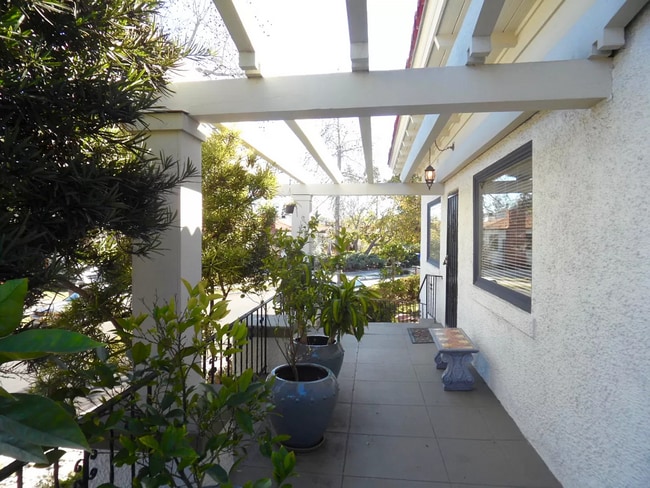 Photo - 2123 Pine St