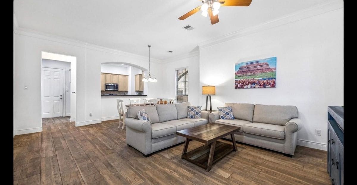 Photo - 9044 Lakes at 610 Dr