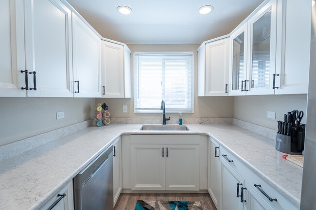 Photo - 774 Terrace Ct Unidad T