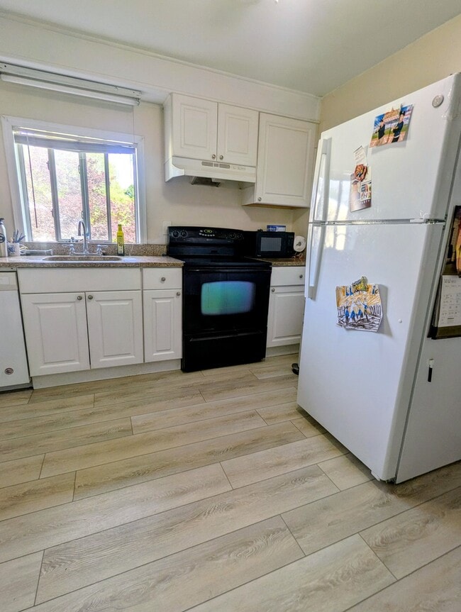 Photo - 182 Washington St Unit B1