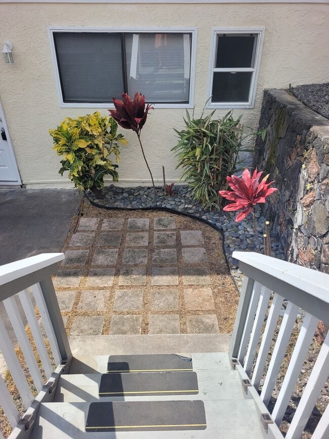 Photo - 73-4337-4337 Kukulu Pl Unit Downstairs Back