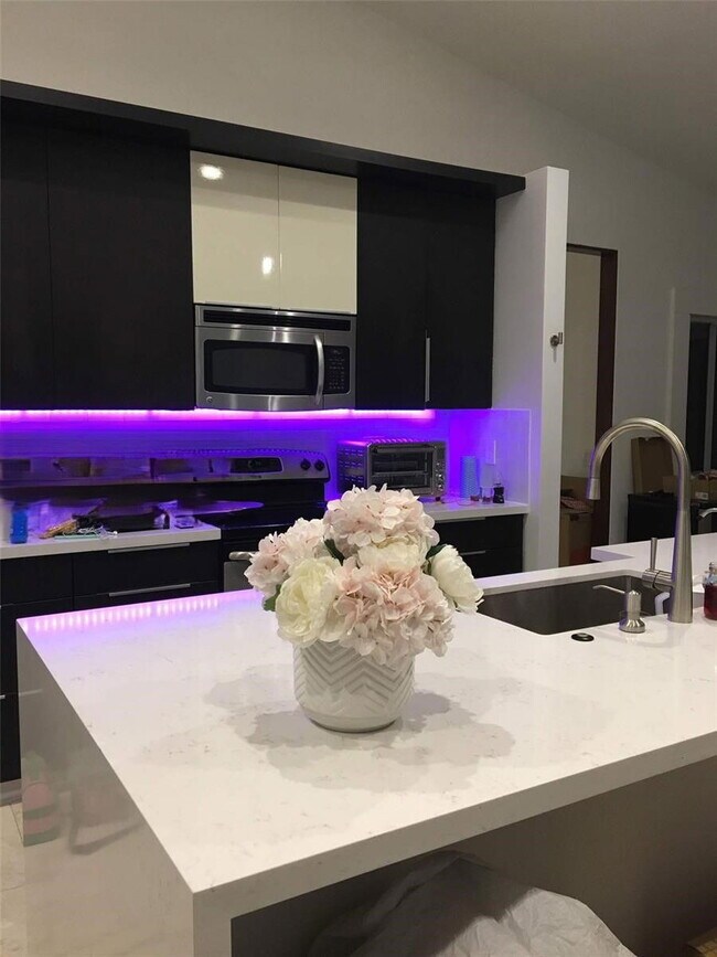 2360 NE 214th St House House Rental in Miami, FL