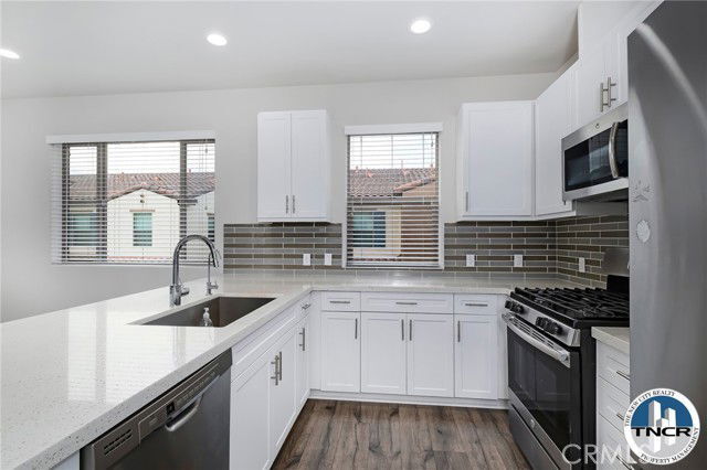 Photo - 9841 Alburtis Ave