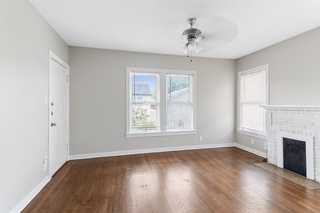 Photo - 419 W Polk St