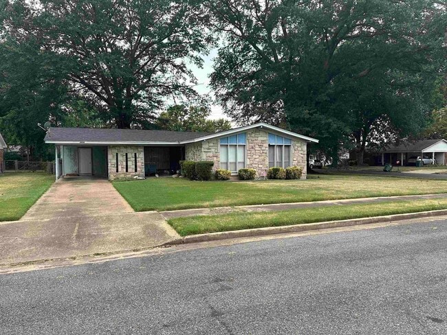 Photo - 2869 Knightway Cove