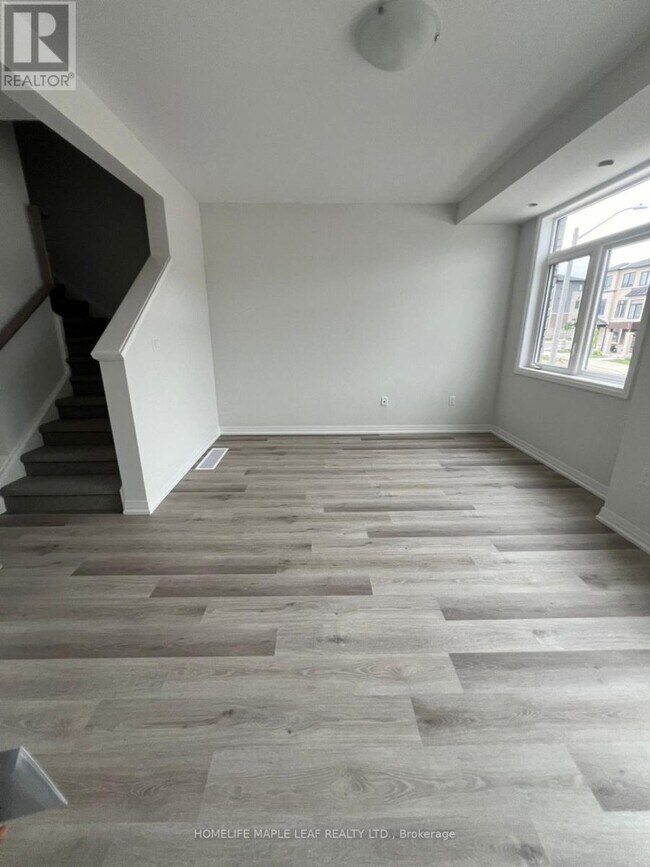 Photo - 155 Equestrian Way