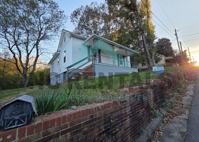 Photo - 721 Davis St