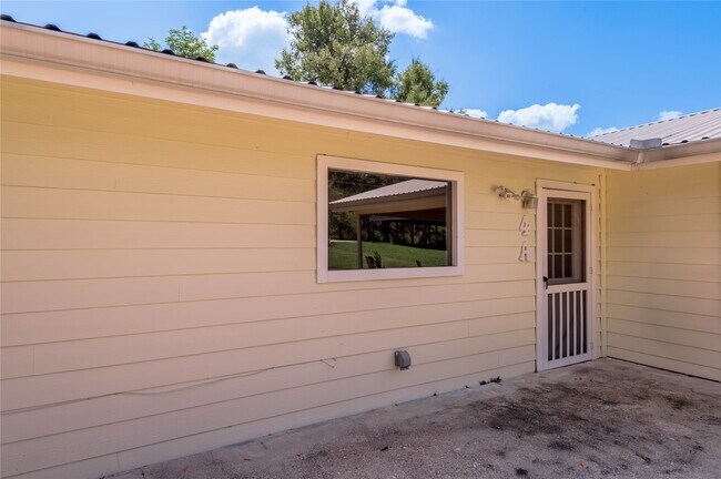 4 Rainbow Dr