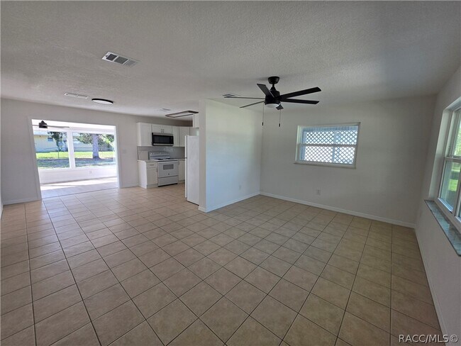 Photo - 4450 Essex Ln