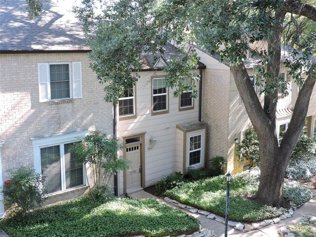 Building Photo - 6627 Valleyside Rd