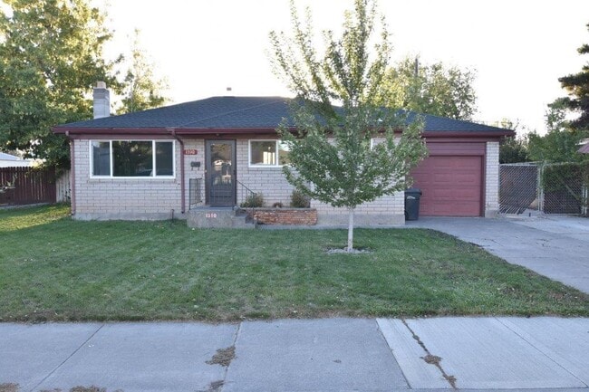 1310 Merrett - 1310 Merrett