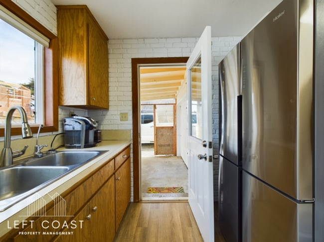 Photo - 1033 NW Inlet Ave