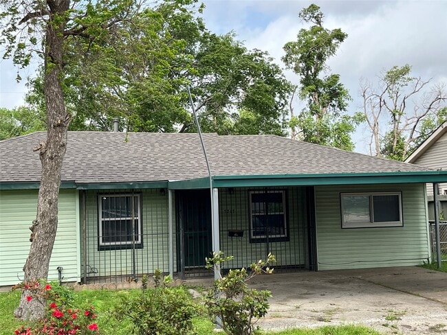 Photo - 7717 Roswell St
