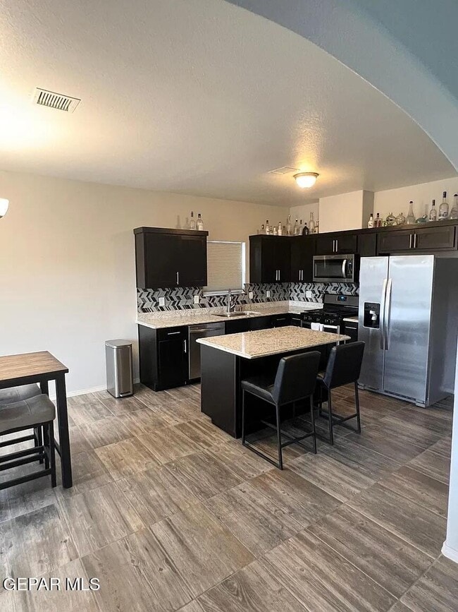 Photo - 15120 Method Ave