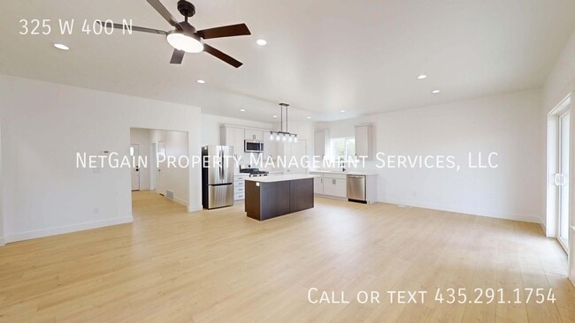 325 W 400 N St