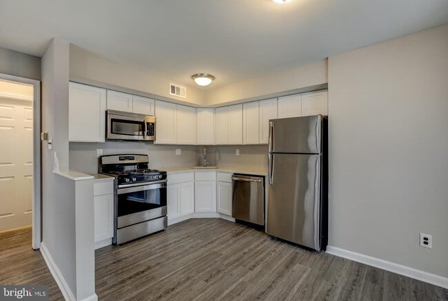 Building Photo - 1105 Berwyck Ct