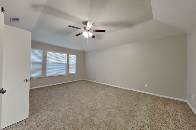 Photo - 18610 Willow Cove Dr