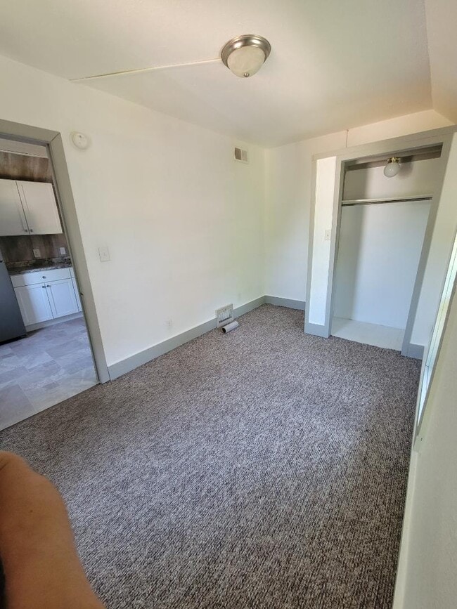 Photo - 1006 E 2nd St