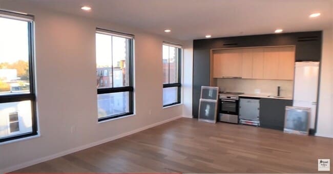 Building Photo - 9-11 Burney St Unit 302