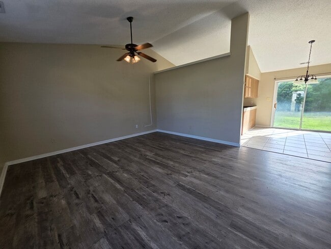 Photo - 206 S Ginger Dr