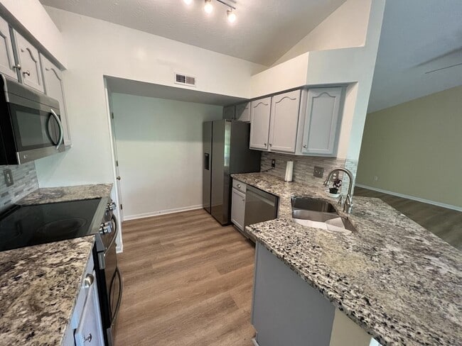 Photo - 1468 Taramore Dr Unit 302