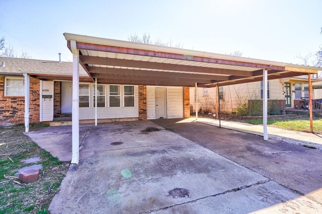 Photo - Move-In Ready! Beautifully Updated Home with Easy I-40 Access!