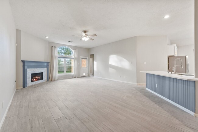 Photo - 7039 Fountain Lilly Dr